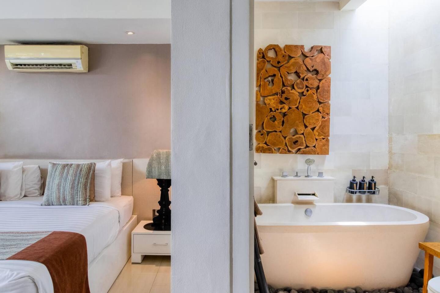 Villa Private 2 Bed Pool In Bustling Petitenget Seminyak (Bali)
