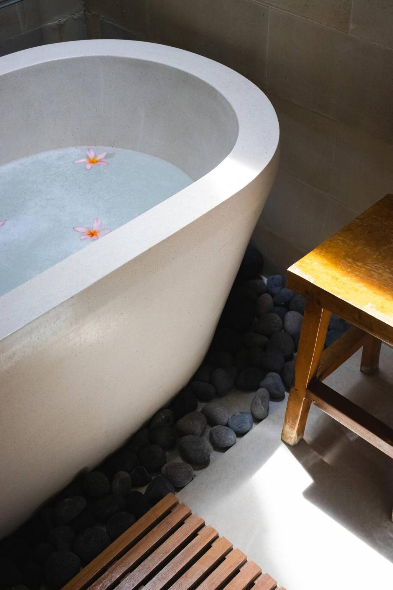 Villa Private 2 Bed Pool In Bustling Petitenget *